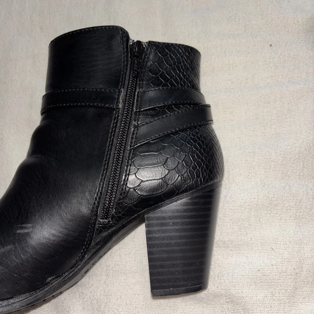 Eurosoft Sigourney Woman's 8M Ankle Boots Black Snakeskin‎ Texture Office